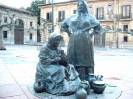 Oviedo(27)-Plaza de Daoíz y Velarde-Vendedoras del Fontán