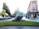 Oviedo(63)-Calle Campomanes-Escultura 'Monumento a Campomanes'