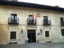 Santillana del mar(57)-Plaza de Ramón Pelayo o Plaza Mayor-Parador nacional Gil Blas